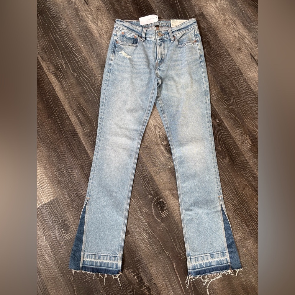 NWT American Eagle Denim Jeans 90s Low Rise Kick Two Tone Blue Mid Wash Size 2​​ - Picture 7 of 13